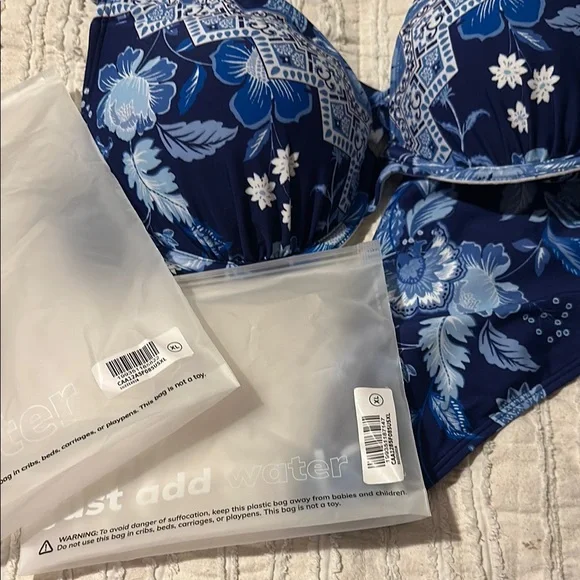 NWT Cupshe Blue and White Floral Bikini Set - Picture 9 of 12
